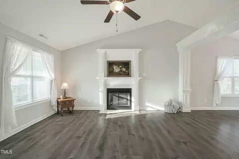 Living - 90 Landfall Ln, Smithfield, NC 27577 photo 2 of 3