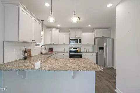 Kitchen - 90 Landfall Ln, Smithfield, NC 27577 photo 1 of 4