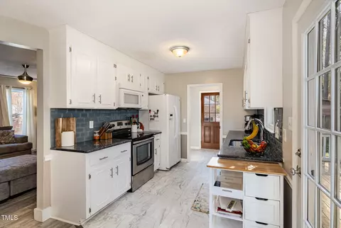 Kitchen - 104 Tyser Pl, Garner, NC 27529 photo 2 of 3