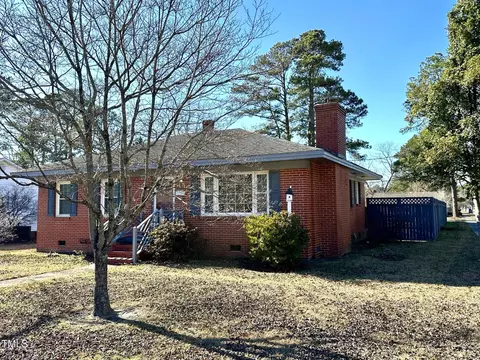 1002 S First St, Smithfield, NC 27577