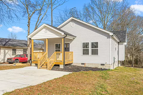 605 Lee St, Burlington, NC 27215