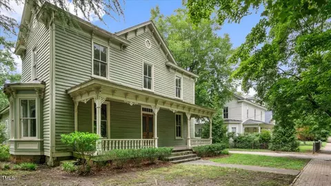 207 N Main St, Warrenton, NC 27589