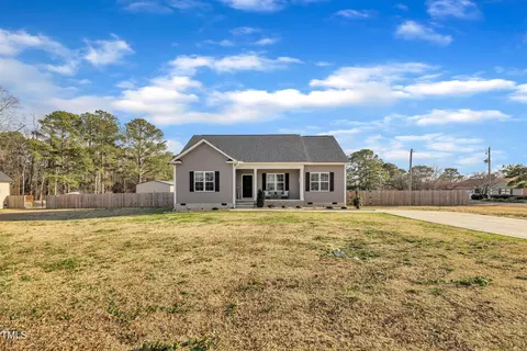 591 Mckay St, Erwin, NC 28339 photo 3
