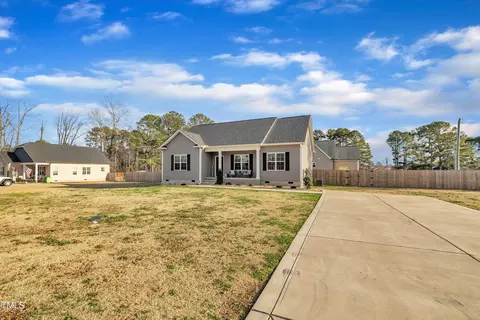 591 Mckay St, Erwin, NC 28339 photo 2