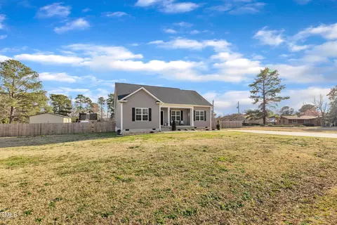 591 Mckay St, Erwin, NC 28339 photo 4