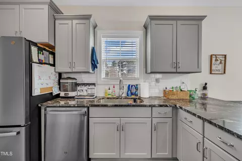 591 Mckay St, Erwin, NC 28339 photo 14