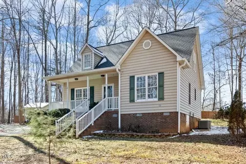 1602 Cedar Pointe Dr, Mebane, NC 27302
