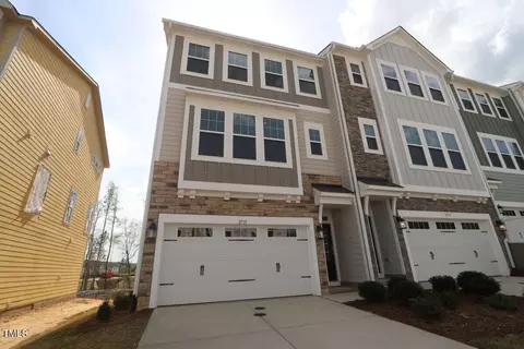2715 Hunter Woods Dr #562, Apex, NC 27502