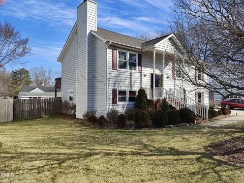 204 Glenview Dr, Greensboro, NC 27406