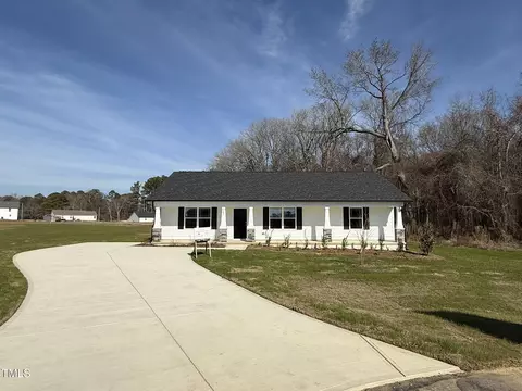 107 Faucette Dr, Selma, NC 27576