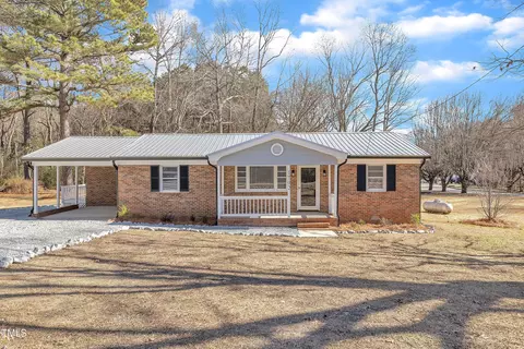 1702 Nc 242 N, Benson, NC 27504