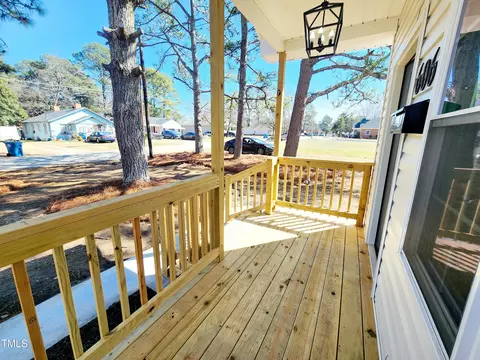 Exterior - 606 E Pearsall St, Dunn, NC 28334 photo 3 of 6