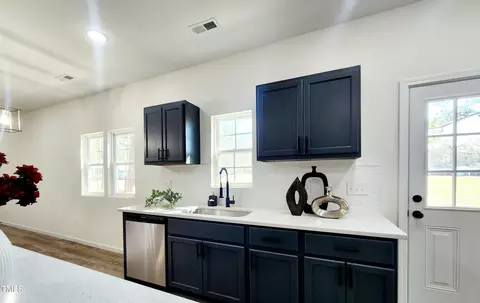 Kitchen - 606 E Pearsall St, Dunn, NC 28334 photo 4 of 7