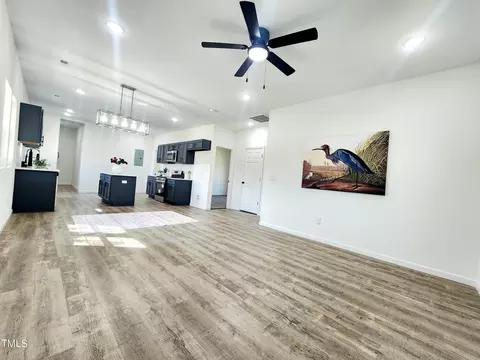 Entry Way - 606 E Pearsall St, Dunn, NC 28334 photo 1 of 3