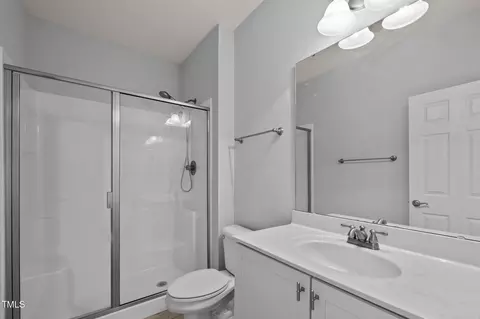 Bath - 105 Harkness Cir, Durham, NC 27705 photo 1 of 3