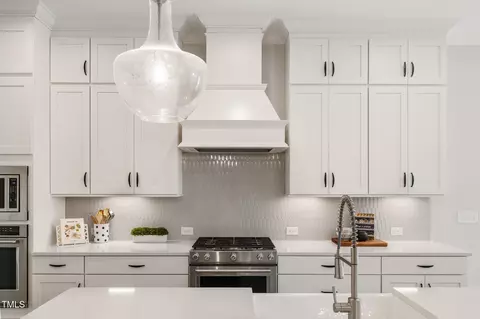 Kitchen - 8013 Ghost Pony Trl, Raleigh, NC 27613 photo 6 of 9