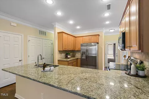 Kitchen - 968 Shoofly Path, Apex, NC 27502 photo 6 of 7