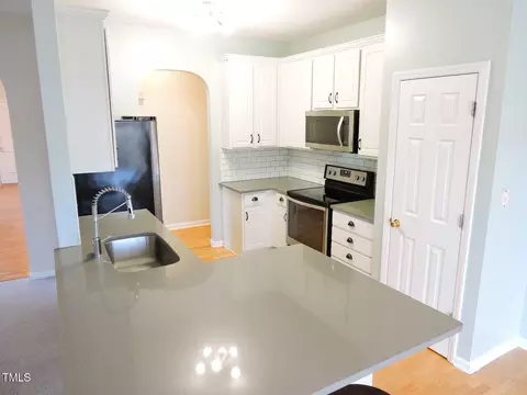 Kitchen - 8 Weeping Beech Way, Durham, NC 27713 photo 6 of 8