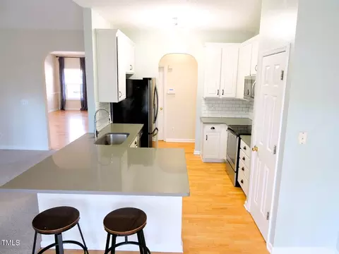 Kitchen - 8 Weeping Beech Way, Durham, NC 27713 photo 5 of 8