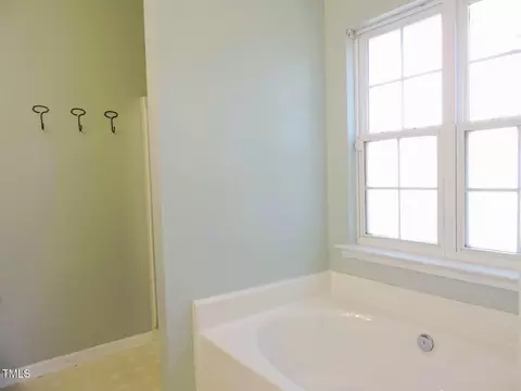 Bath - 8 Weeping Beech Way, Durham, NC 27713 photo 2 of 4