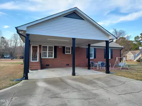 Exterior - 111 Cindy Ct, Erwin, NC 28339 photo 6 of 7