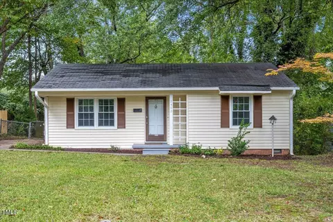 2453 Derby Dr, Raleigh, NC 27610