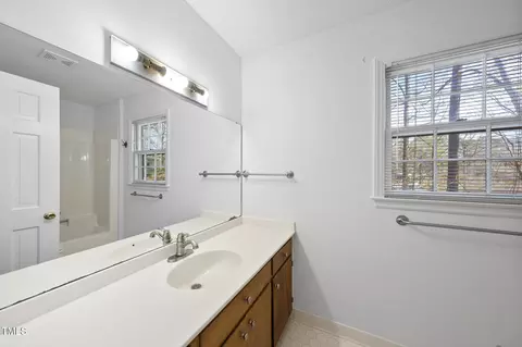 Bath - 2004 Beecham Cir, Raleigh, NC 27607 photo 2 of 5