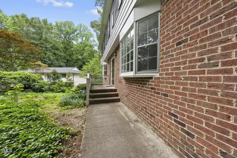 Exterior - 2004 Beecham Cir, Raleigh, NC 27607 photo 4 of 8