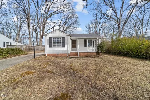 2716 Robin Hood Dr, Greensboro, NC 27408