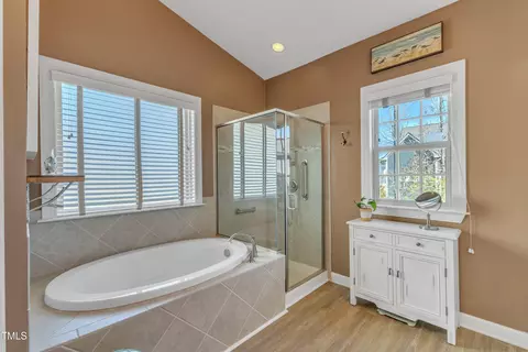 Bath - 637 Copper Beech Ln, Wake Forest, NC 27587 photo 4 of 6