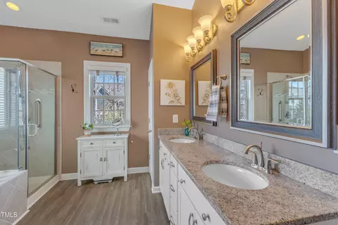 Bath - 637 Copper Beech Ln, Wake Forest, NC 27587 photo 3 of 6