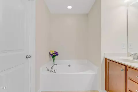 Bath - 146 Skyros Loop, Cary, NC 27519 photo 3 of 5