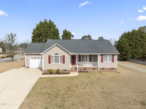 913 S Willhaven Dr, Fuquay Varina, NC 27526