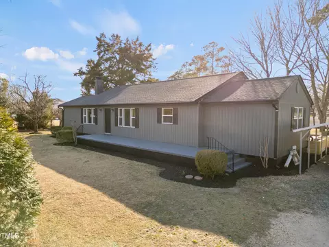 707 Memorial Ave, Dunn, NC 28334