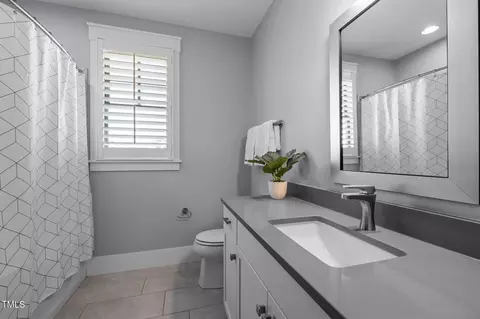 Bath - 608 Dowd St, Durham, NC 27701 photo 2 of 2