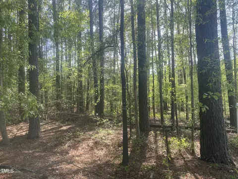 220 Curlew Dr, Chapel Hill, NC 27517