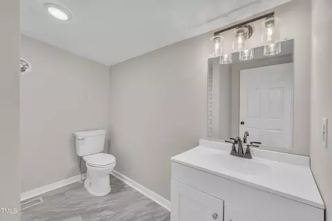 Bath - 210 Circle Dr, Smithfield, NC 27577 photo 1 of 2