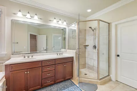 Bath - 116 Wright Hill Dr, Durham, NC 27712 photo 2 of 5