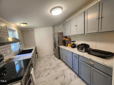Kitchen - 88 Barnes Rd, Middlesex, NC 27557 photo 2 of 3