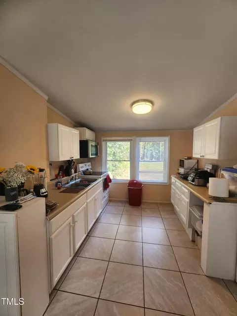 Kitchen - 88 Barnes Rd, Middlesex, NC 27557 photo 3 of 3