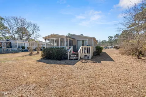 113 Navy Ct, Hampstead, NC 28443