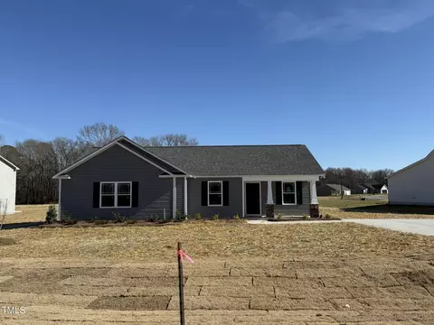 44 Harvest Hills Ln, Dunn, NC 28334