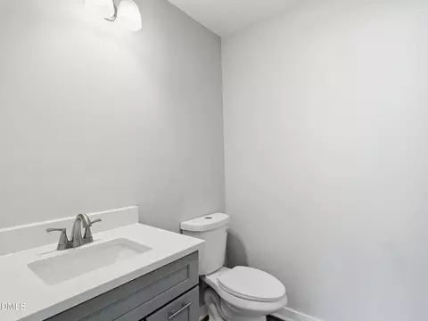 Bath - 523 E Nelson Ave, Wake Forest, NC 27587 photo 3 of 3