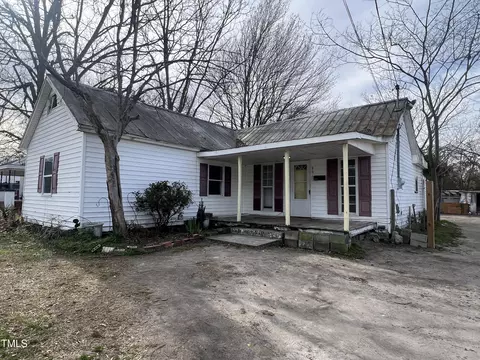 901 W Anderson St, Selma, NC 27576