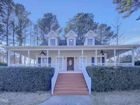 104 Walnut Creek Dr, Clayton, NC 27520