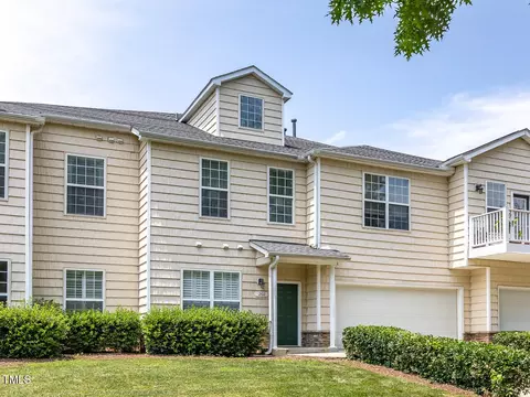 3171 Hemlock Forest Cir #202, Raleigh, NC 27612