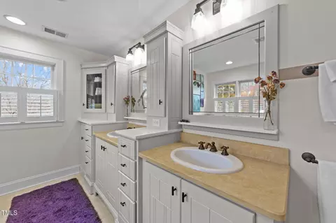 Bath - 2506 Everett Ave, Raleigh, NC 27607 photo 4 of 5