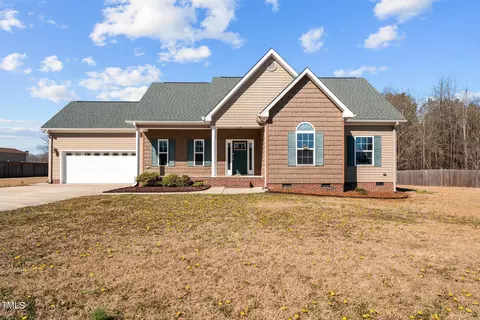121 Starlight Dr, Lillington, NC 27546