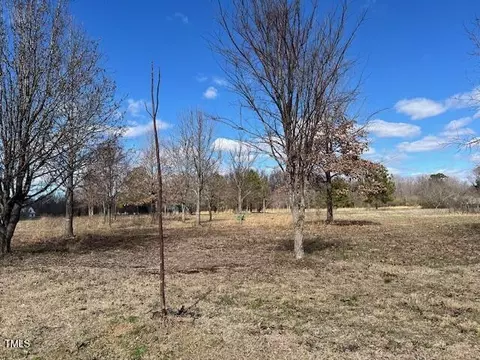 92 White Tail Path, Erwin, NC 28339 photo 2