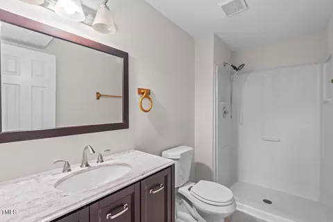Bath - 7 Harrigan Ct, Durham, NC 27705 photo 2 of 2